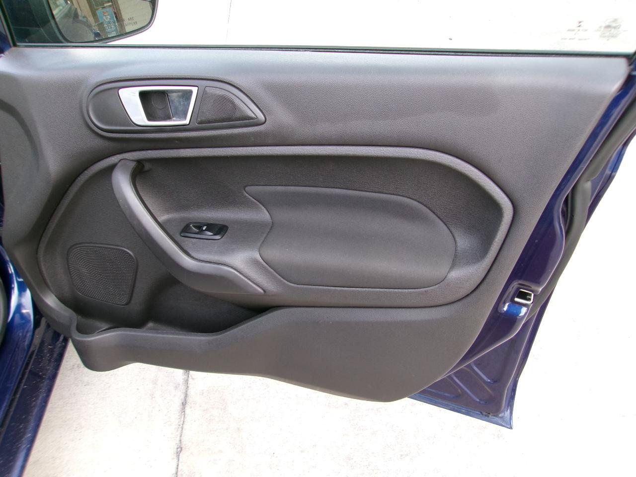 Used 2016 Ford Fiesta SE FWD image 16