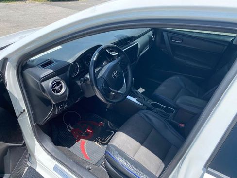 Used 2019 Toyota Corolla SE FWD image 14