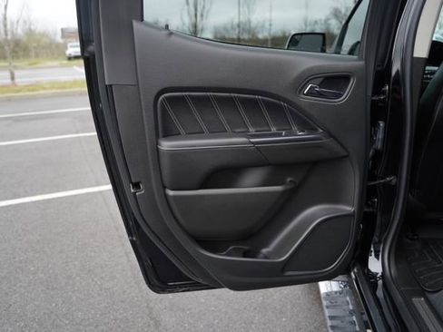 Used 2021 GMC Canyon Denali image 16