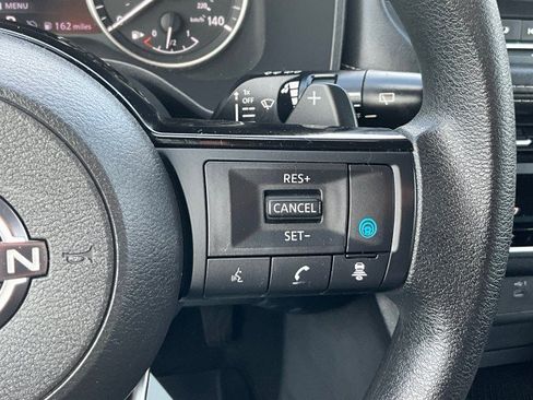 Used 2023 Nissan Rogue SV AWD/4WD image 17
