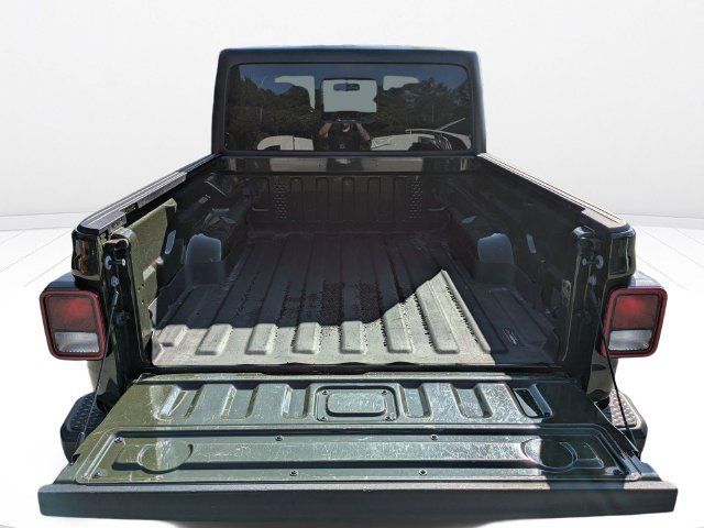 Used 2023 Jeep Gladiator Sport AWD/4WD image 13