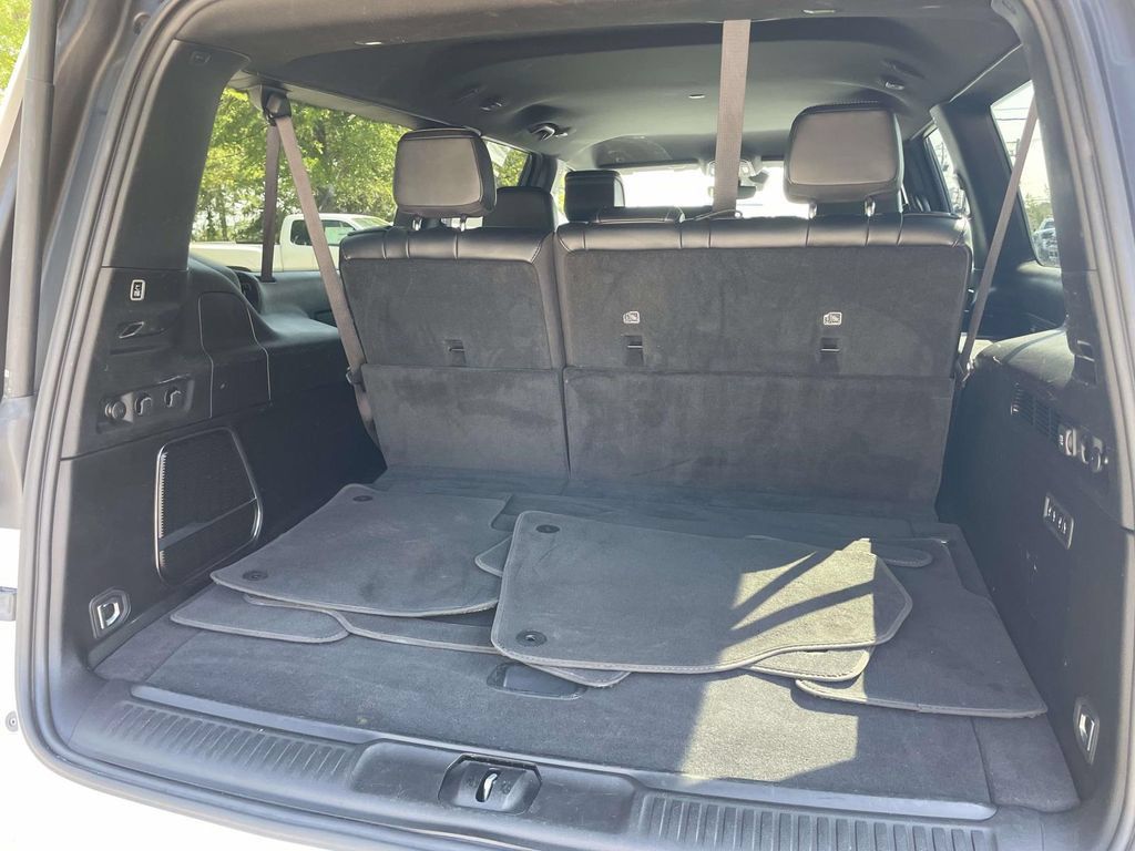 Used 2024 Jeep Wagoneer L Series II w/ Flexible Seating Group AWD/4WD image 11