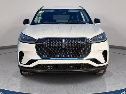 New 2026 Lincoln Aviator AWD image 2