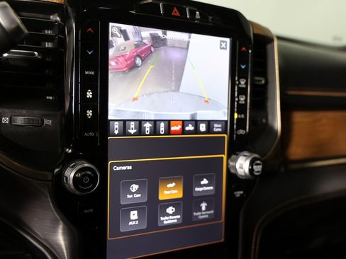 Used 2024 RAM 3500 Limited w/ Towing Technology Group image 10