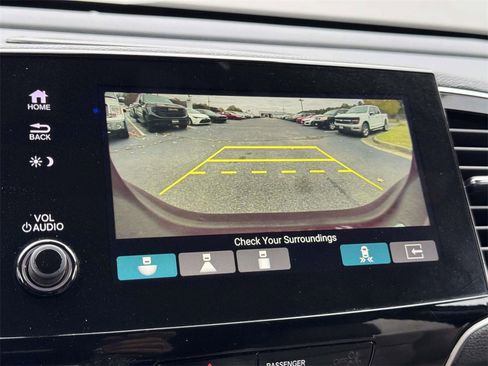 Used 2022 Honda Pilot Touring image 4