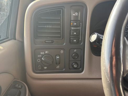 Used 2004 Chevrolet Silverado 2500 LT w/ Skid Plate Package image 13