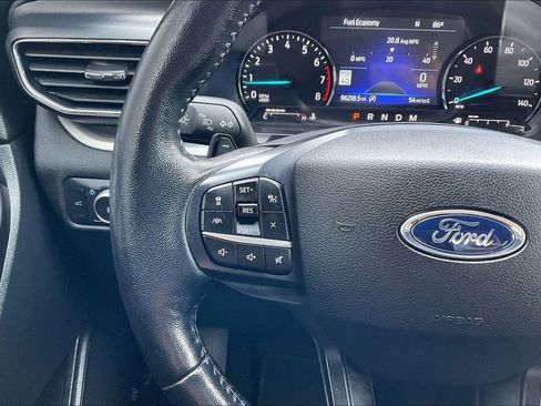 Used 2020 Ford Explorer XLT w/ Equipment Group 202A image 18