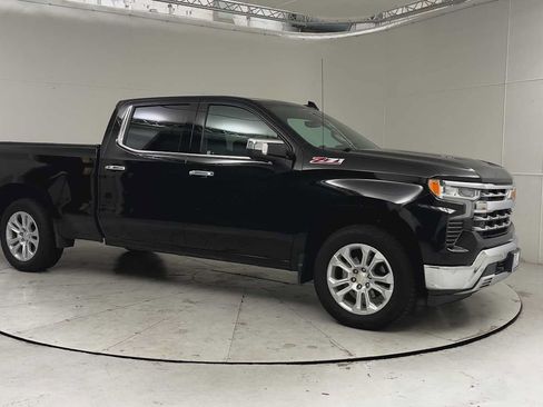 Used 2023 Chevrolet Silverado 1500 LTZ w/ LTZ Premium Package AWD/4WD image 8