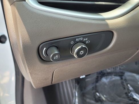 Used 2022 Chevrolet Malibu LT FWD image 22