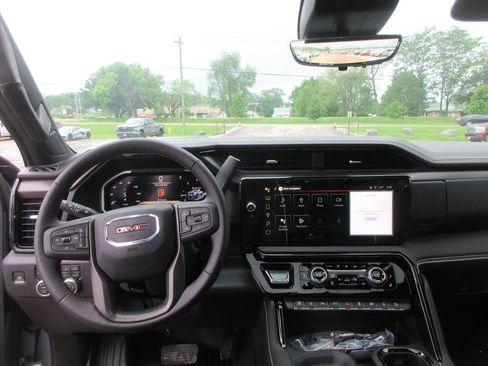 New 2026 GMC Sierra 2500 AT4X AWD/4WD image 17