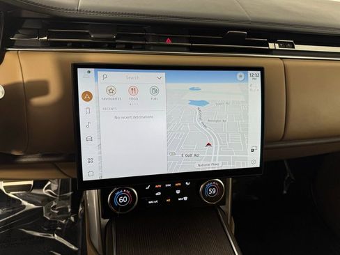 Used 2023 Land Rover Range Rover Long Wheelbase SE image 13