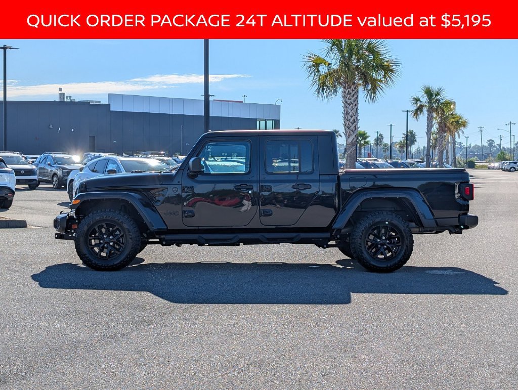 Used 2022 Jeep Gladiator Sport AWD/4WD image 2