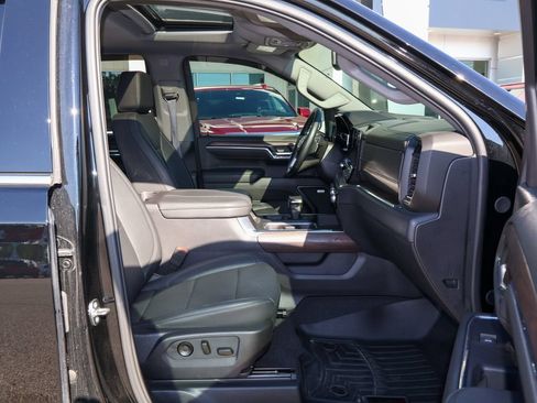 Used 2024 GMC Sierra 1500 SLT w/ SLT Premium Package AWD/4WD image 28