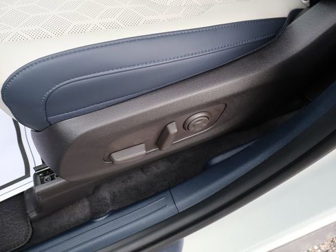 New 2026 Kia Carnival EX FWD image 21