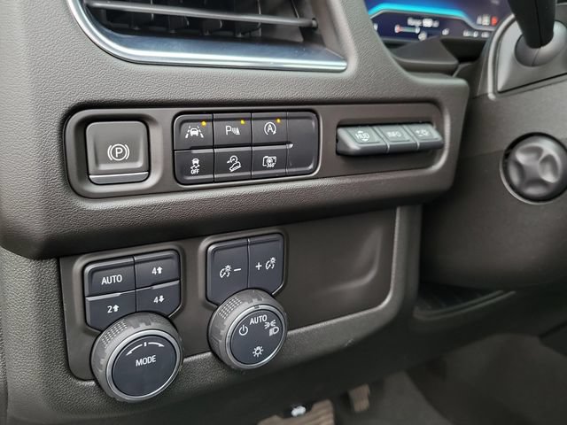 Used 2023 Chevrolet Tahoe High Country AWD/4WD image 11