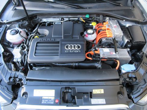 Used 2018 Audi A3 e-tron Premium Plus w/ Premium Plus Package image 47