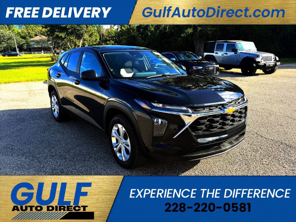 Used 2026 Chevrolet Trax LS FWD image 1