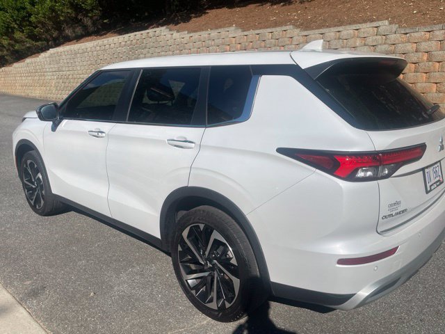 Used 2022 Mitsubishi Outlander SE AWD/4WD image 9