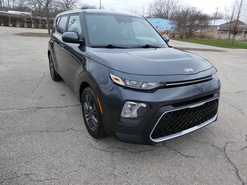 Used 2021 Kia Soul S FWD image 3