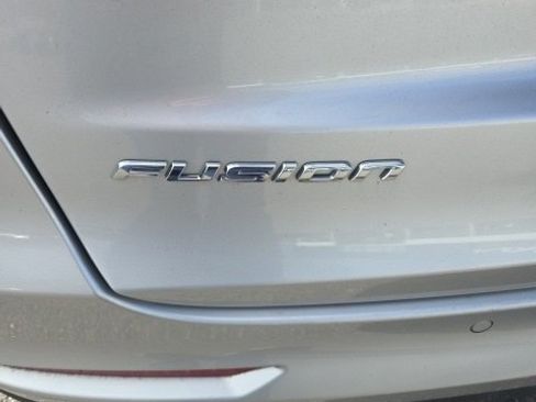 Used 2019 Ford Fusion SEL image 17