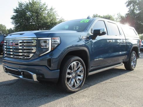Used 2025 GMC Sierra 1500 Denali w/ Denali Reserve Package AWD/4WD image 3