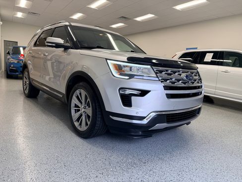 Used 2018 Ford Explorer Limited image 11