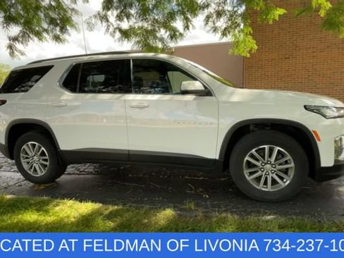 Used 2023 Chevrolet Traverse LT FWD image 9