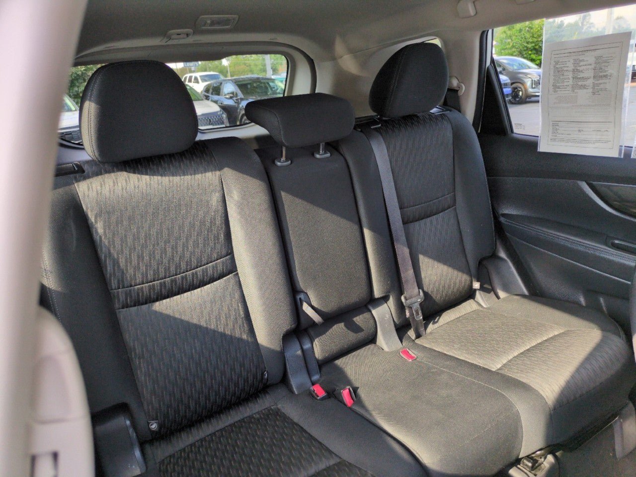 Used 2018 Nissan Rogue SV FWD image 25
