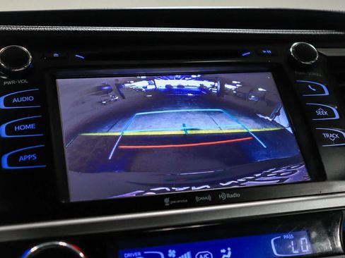 Certified 2019 Toyota Highlander Plus w/ Carpet Mat Package (TMS) FWD image 25
