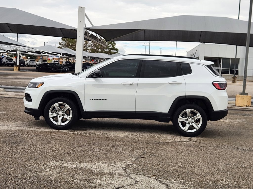 Used 2024 Jeep Compass Latitude AWD/4WD image 4