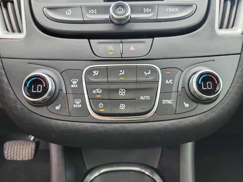 Used 2024 Chevrolet Malibu LT FWD image 12