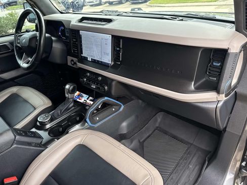 Used 2023 Ford Bronco Wildtrak AWD/4WD image 16