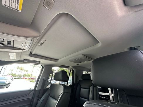 Used 2019 GMC Yukon SLT w/ Premium Edition AWD/4WD image 24