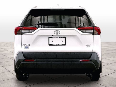 Used 2020 Toyota RAV4 XLE w/ Convenience Package AWD/4WD image 4