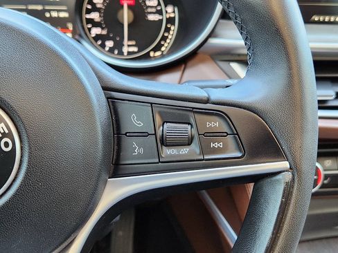 Used 2019 Alfa Romeo Stelvio Ti AWD/4WD image 23