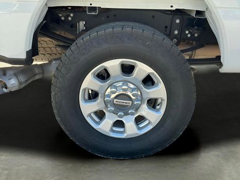 Certified 2024 Ford F250 XLT w/ FX4 Off-Road Package image 18