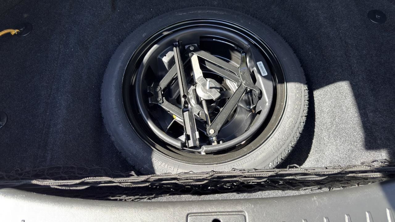 Used 2007 Cadillac DTS Performance FWD image 37