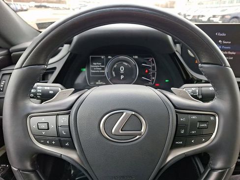 Used 2022 Lexus ES 300h 300h Luxury w/ Accessory Package image 19