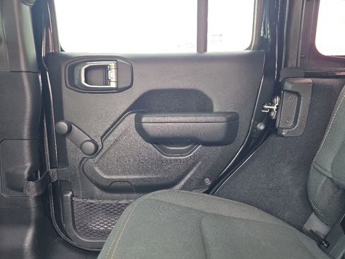 Used 2024 Jeep Wrangler Unlimited Sport AWD/4WD image 10