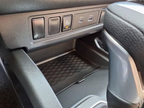 Used 2024 Nissan Frontier S w/ Technology Package RWD image 13