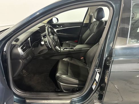 Used 2025 Genesis G70 2.5T RWD image 13