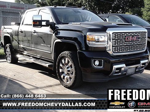 Used 2019 GMC Sierra 2500 Denali w/ Duramax Plus Package AWD/4WD image 1