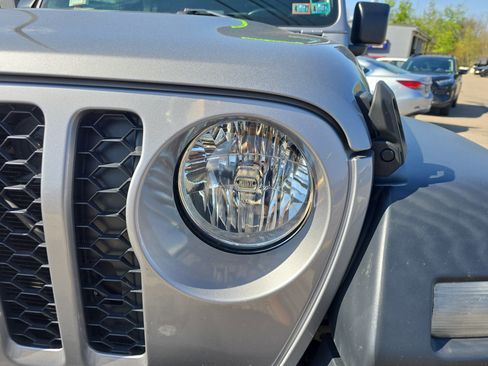 Used 2020 Jeep Gladiator Sport w/ Quick Order Package 24S AWD/4WD image 9