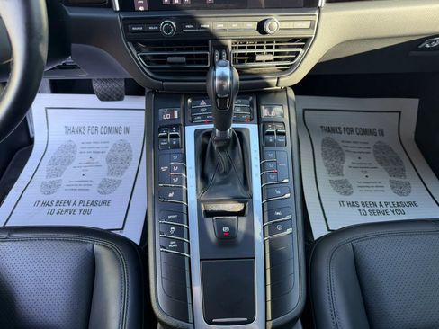 Used 2021 Porsche Macan AWD/4WD image 30