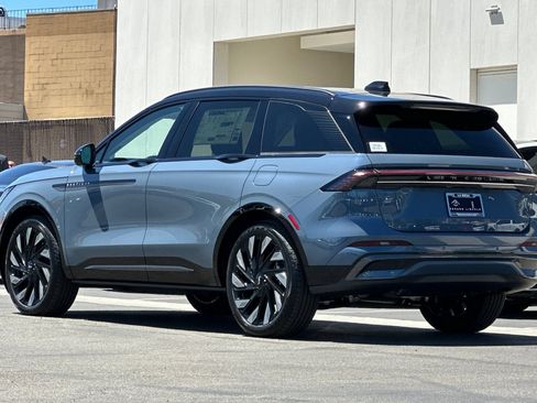 New 2026 Lincoln Nautilus Reserve AWD/4WD image 5
