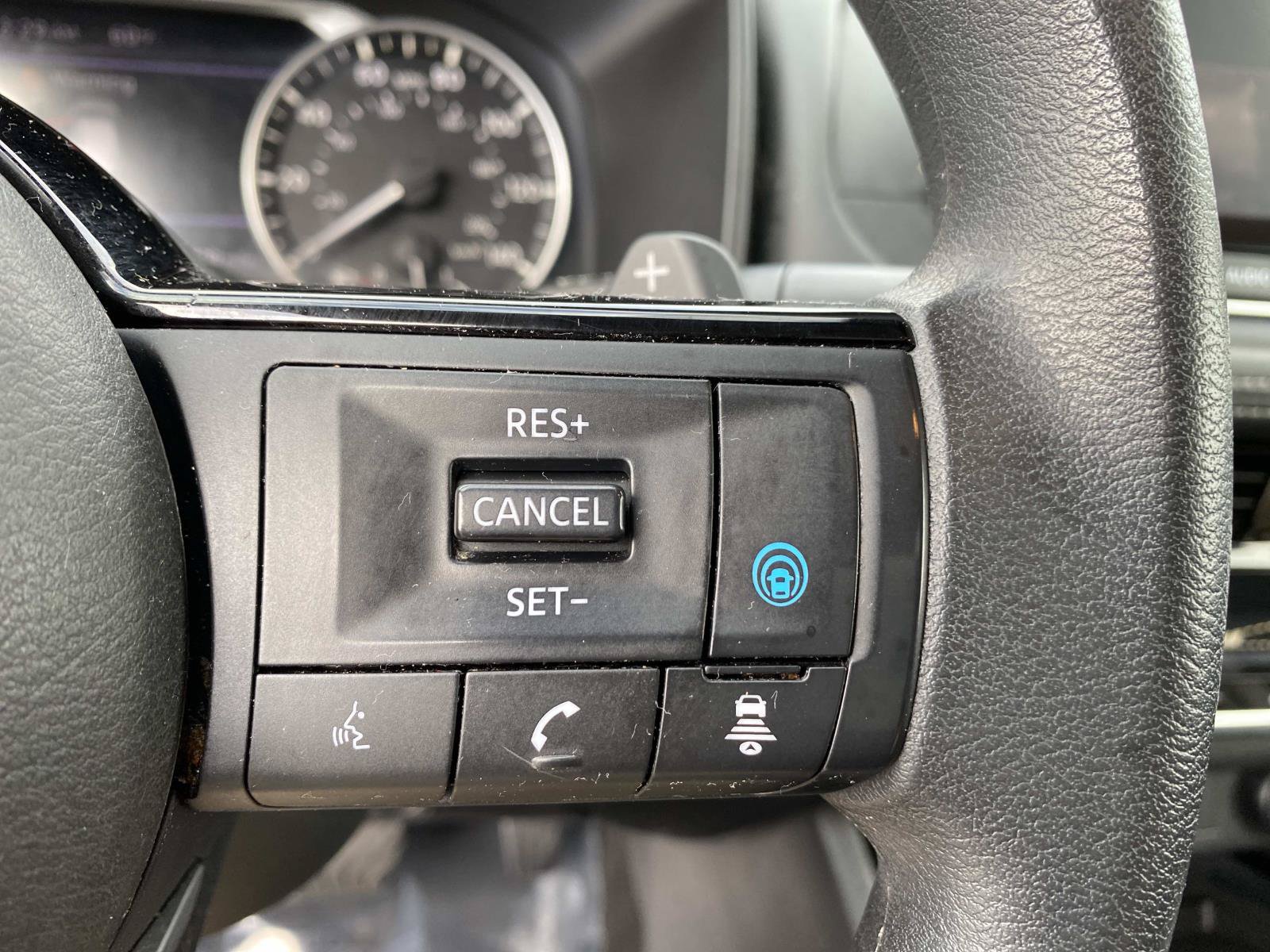 Used 2021 Nissan Rogue SV AWD/4WD image 15