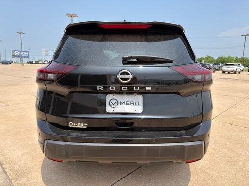 Used 2025 Nissan Rogue SV FWD image 13