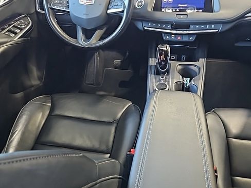 Used 2023 Cadillac XT4 Luxury image 25