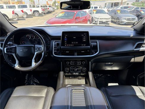 Used 2021 Chevrolet Tahoe Z71 w/ Luxury Package AWD/4WD image 4