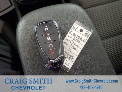 Used 2024 Chevrolet Trax LT FWD image 25